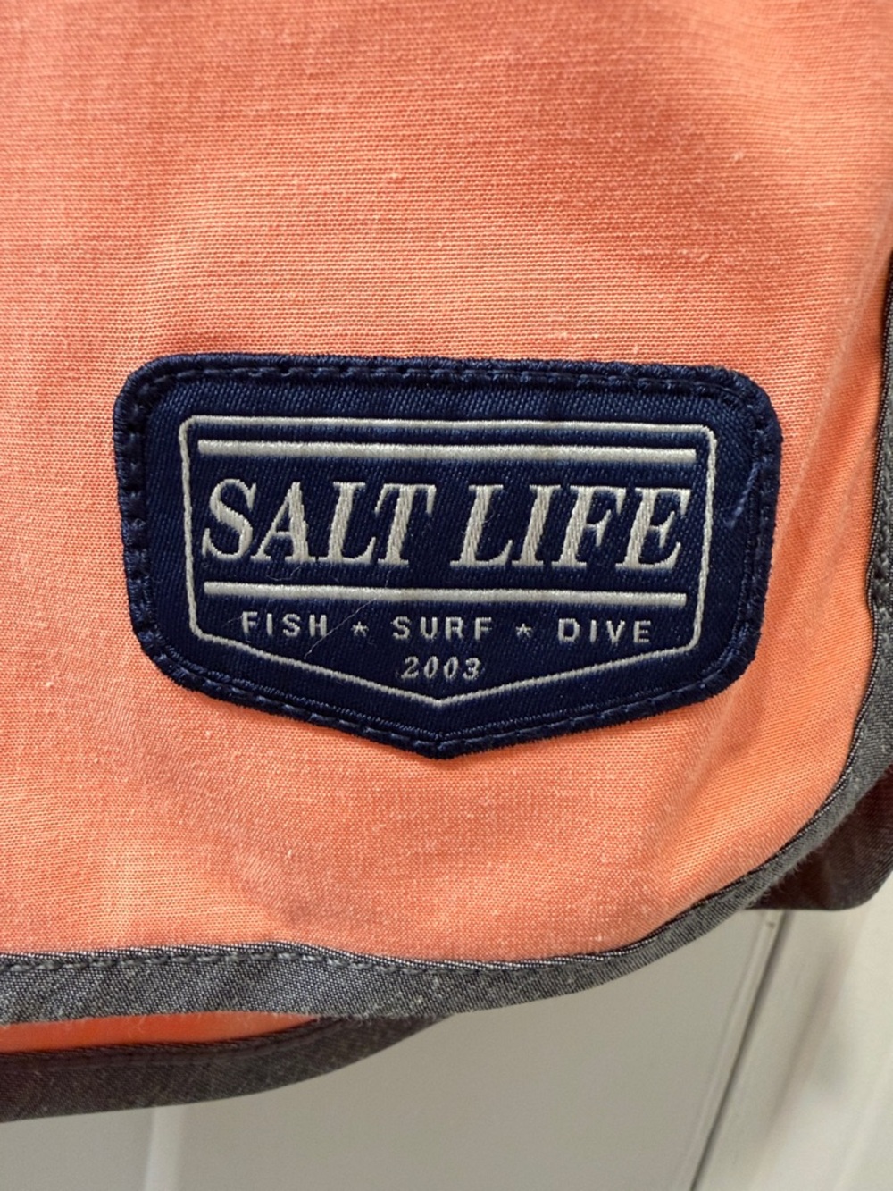 Salt Life Men’s Coral & Gray Boardshorts - Picture 4 of 6